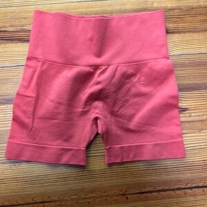 SET Active workout short